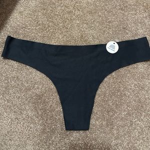 Pack of 11 laser cut NWT thongs